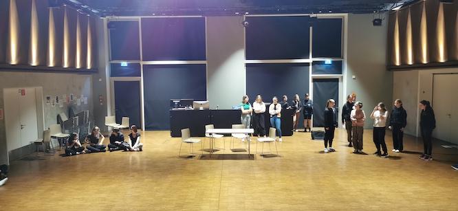 2023-04-12-Mittelstufentheater2