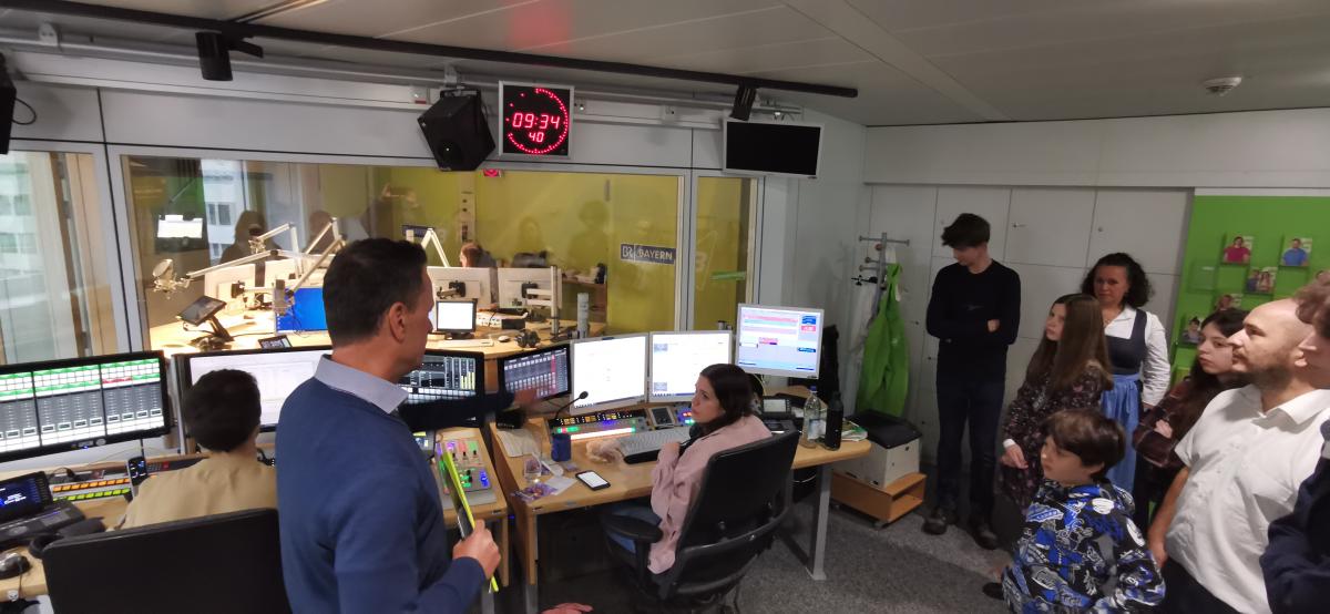 02Rundgang-durch-die-Studios-des-BR