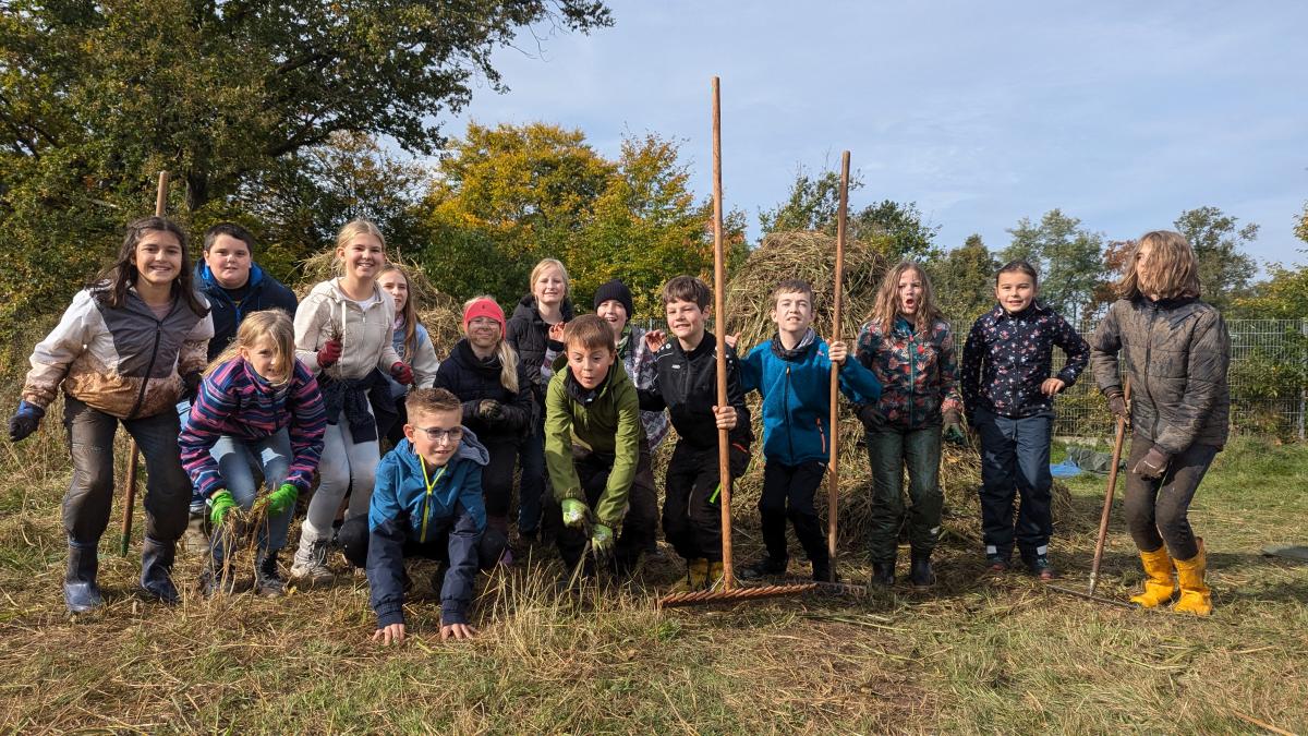 PXL20241018100958680RAW-01COVER