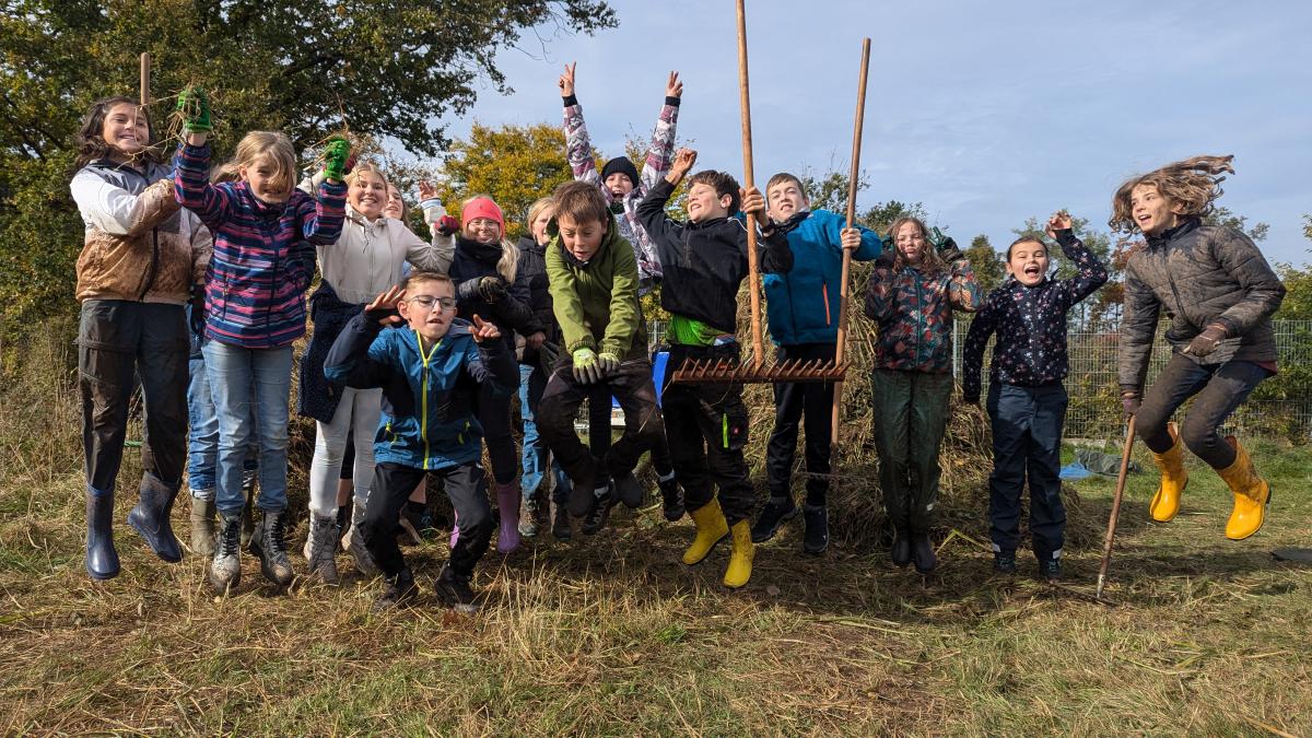 PXL20241018100959077RAW-01COVER